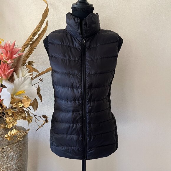 Uniqlo Jackets & Blazers - Uniqlo Lightweight Minimalist Black Puffer Vest XL